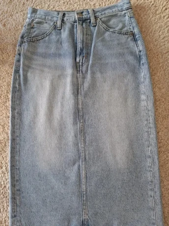 sukna-levis-big-0