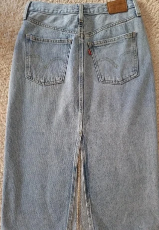 sukna-levis-big-1