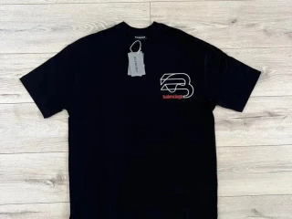 balenciaga-tricko-cierne