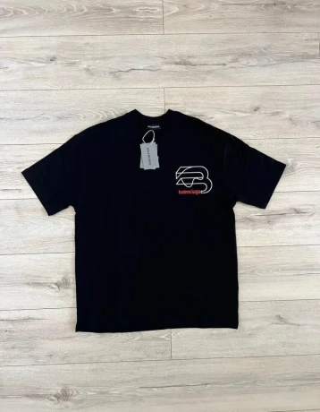 balenciaga-tricko-cierne-big-0