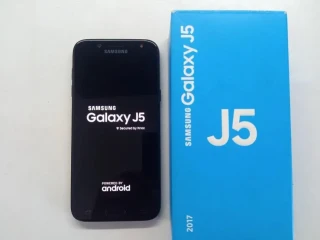samsung-j5-sm-j530f-ulozenka-ako-novy-s-karbicov