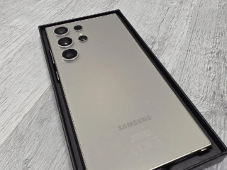 samsung-galaxy-s24-ultra-512gb-top-stav-komplet-balenie