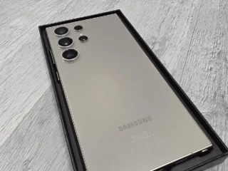 samsung-galaxy-s24-ultra-512gb-top-stav-komplet-balenie
