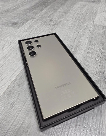 samsung-galaxy-s24-ultra-512gb-top-stav-komplet-balenie-big-0
