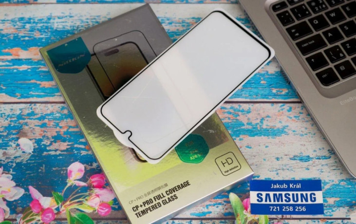 tvrdene-sklo-nillkin-pre-samsung-10eur-az-12eur-big-1