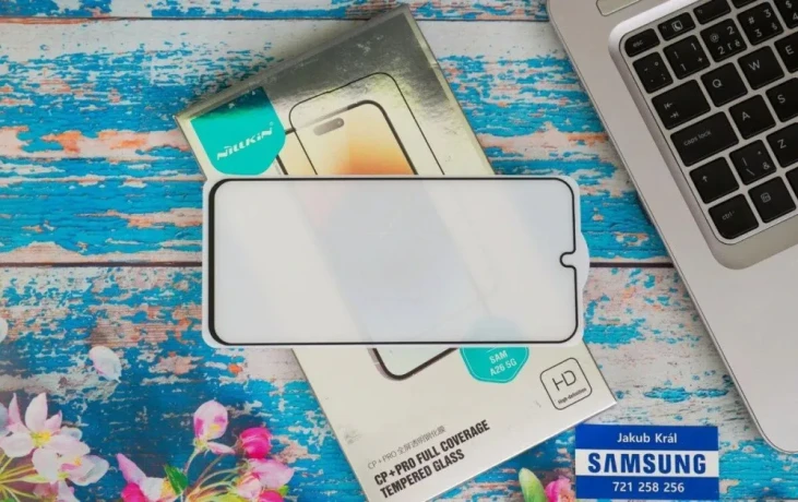 tvrdene-sklo-nillkin-pre-samsung-10eur-az-12eur-big-0