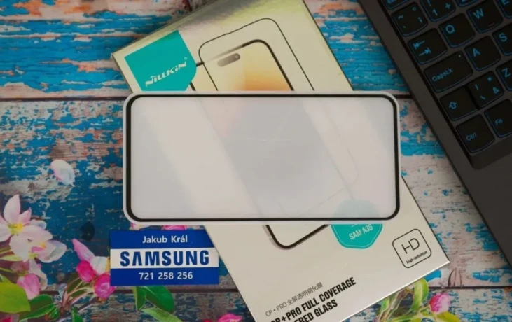 tvrdene-sklo-nillkin-pre-samsung-10eur-az-12eur-big-4