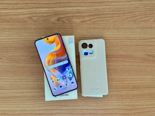 motorola-edge-50-neo-8gb256gb-kremovy-top-zaruka