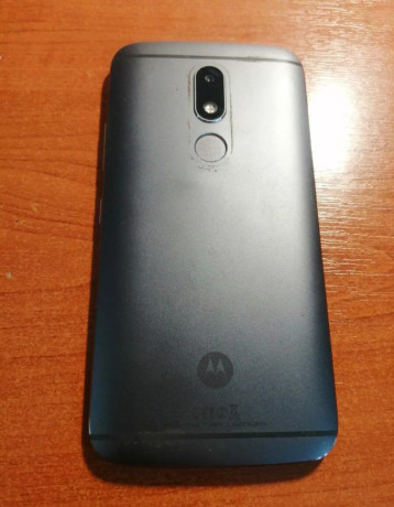 motorola-moto-m-xt1663-big-1