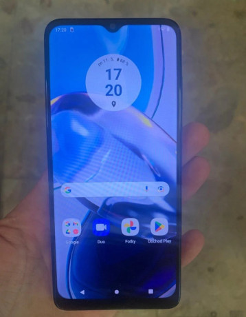 mobilny-telefon-motorola-moto-e22-big-0