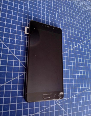 predam-2x-telefon-lenovo-p2-big-3