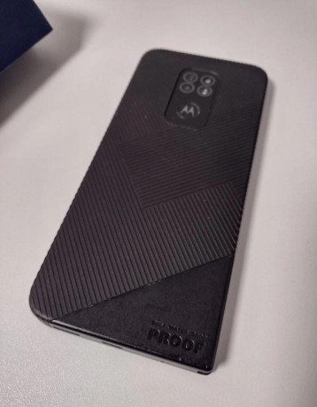 motorola-defy-big-2