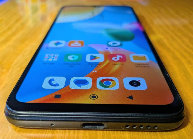 xiaomi-redmi-10c-464gb-zdarma-powerbanka-20000mah-big-3
