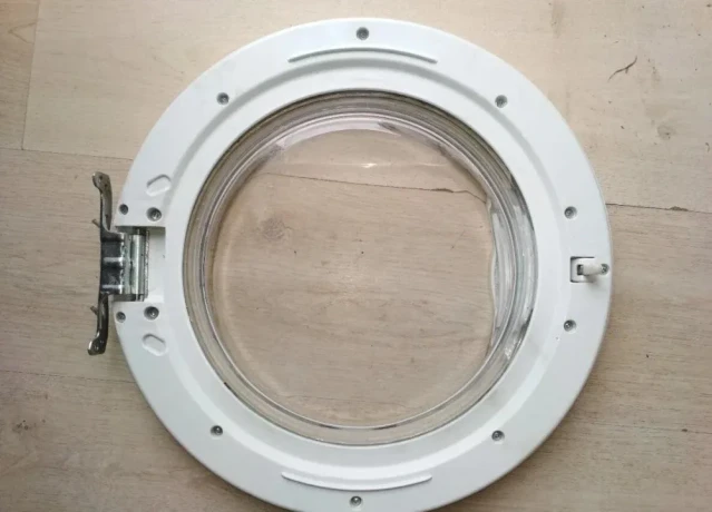 dvierka-na-pracku-whirlpool-awg-big-1