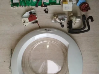 rozpredam-pracku-whirlpool-awg