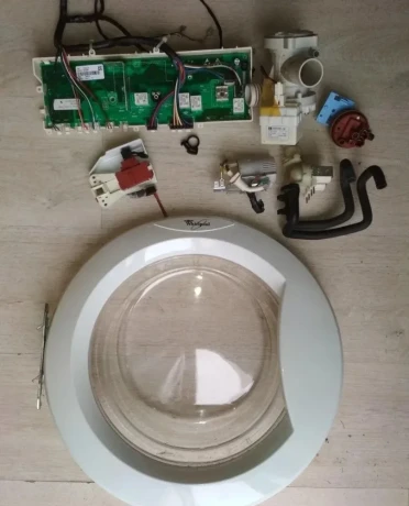 rozpredam-pracku-whirlpool-awg-big-0