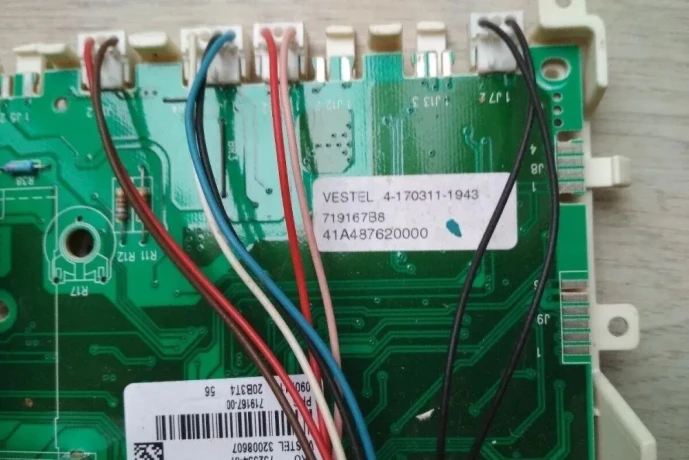 rozpredam-pracku-whirlpool-awg-big-3