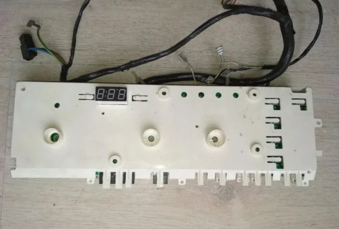 rozpredam-pracku-whirlpool-awg-big-4