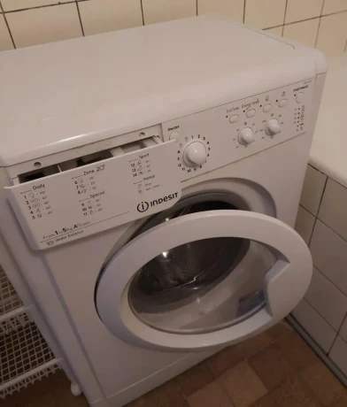 predam-pracku-indesit-big-0