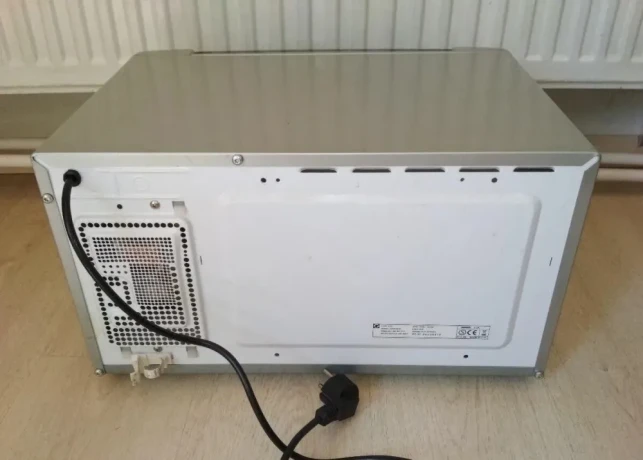 mikrovlnka-electrolux-ems2020-big-3