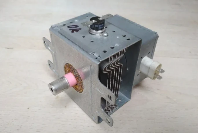 magnetron-do-mikrovlnky-2m167b-m14-big-1