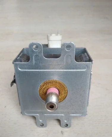 magnetron-do-mikrovlnky-2m167b-m14-big-2