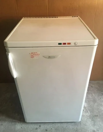mraznicka-zanussi-117-litrov-big-0
