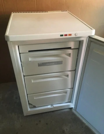 mraznicka-zanussi-117-litrov-big-1