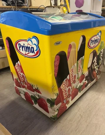 presklena-truhlicova-mraznicka-juka-m300s-display-freezer-big-1