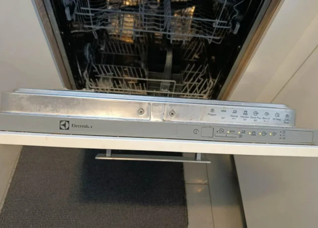 umyvacka-riadu-electrolux-big-0