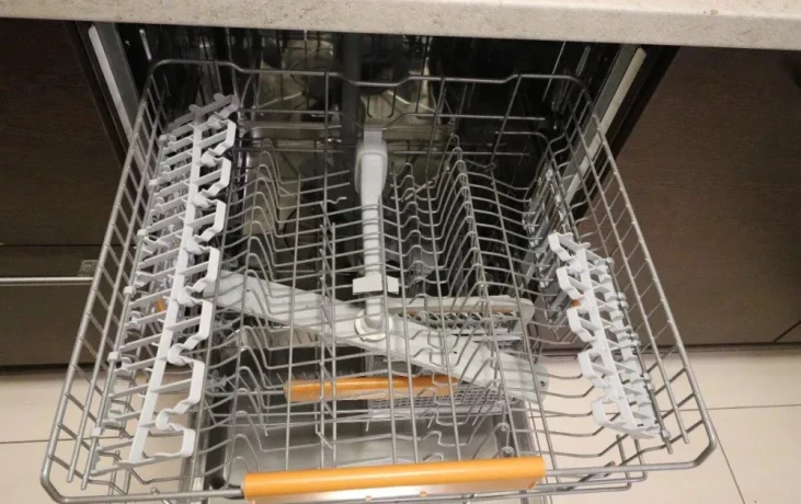 vstavana-mycka-electrolux-xxl-60cm-big-4