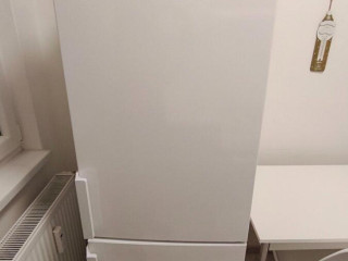 predam-chladnicku-a-mraznickou-beko-rcsa-270k-31wn