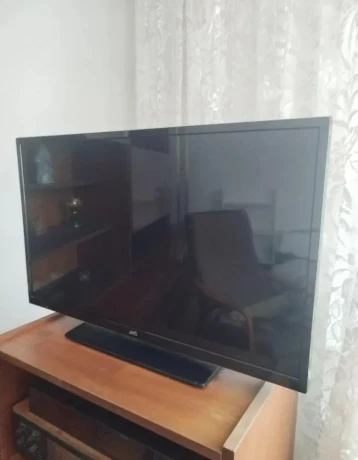 tv-jvc-32-big-1
