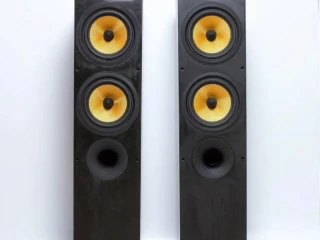bowers-wilkins-684