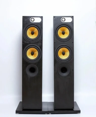 bowers-wilkins-684-big-0