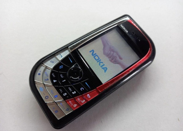 nokia-7610-symbian-series-60-made-in-finland-big-0