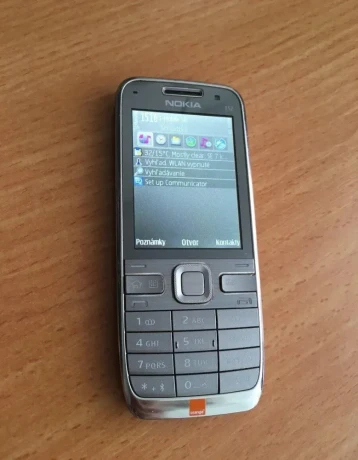 predam-nokiu-e52-big-0