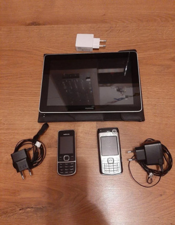 nokia-starsie-mobily-a-tablet-huawei-big-0