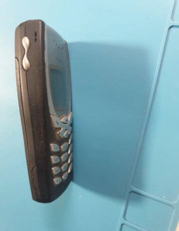 nokia-8210-big-4