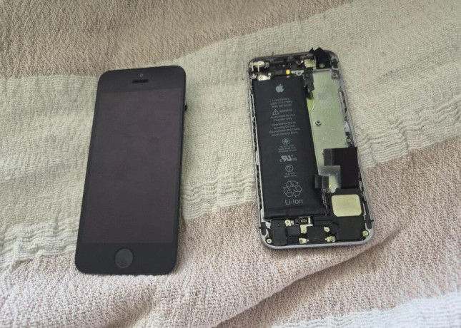 iphone-se-2016-na-suciastky-displej-ok-big-3