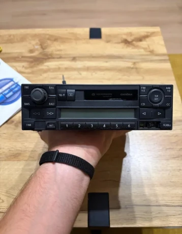 vw-gamma-v-s-aux-vstupom-big-4