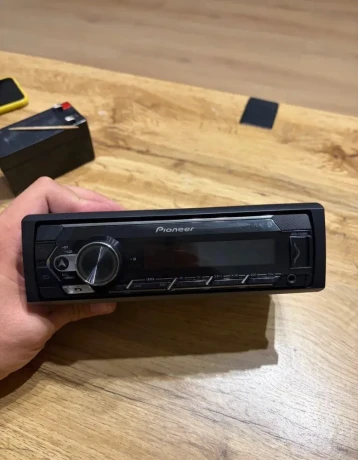 pioneer-mvh-s420bt-bluetoothusbaux-big-0