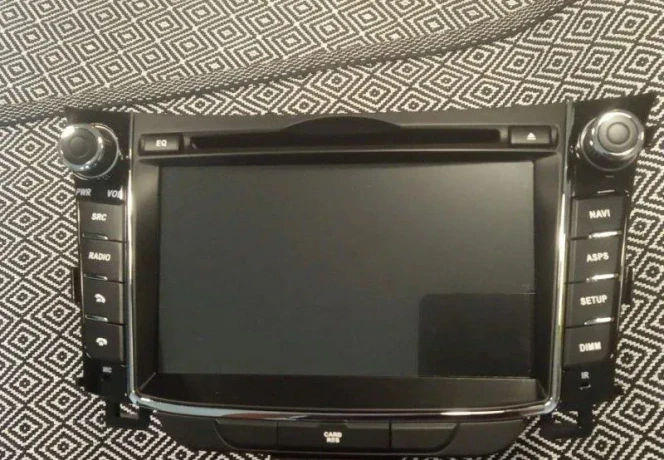 hyundai-i30-2006-2011-2017-dotykova-android-navigacia-big-2