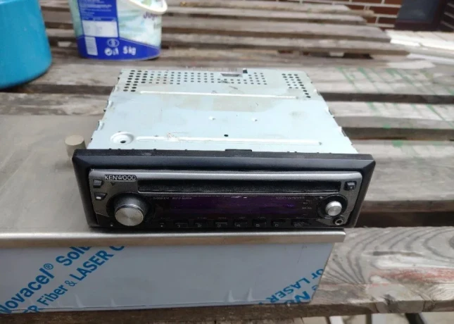 predam-autoradio-kenwood-big-2