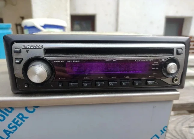 predam-autoradio-kenwood-big-3