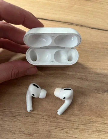 apple-airpods-pro-big-0