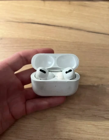 apple-airpods-pro-big-1