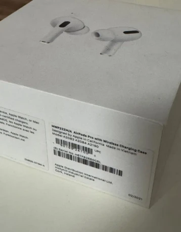 predam-airpods-pro-1gen-s-bezdrotovym-nabijanim-big-1