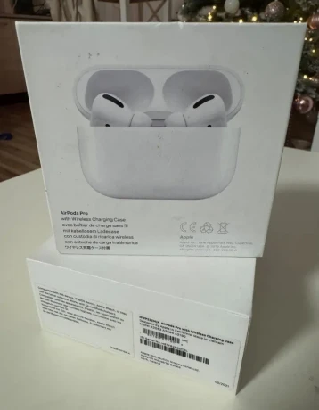 predam-airpods-pro-1gen-s-bezdrotovym-nabijanim-big-2