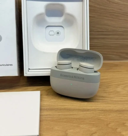 bowers-wilkins-pi6-anc-big-2